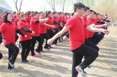 拓展活動集體操練 拓展活動集體操練