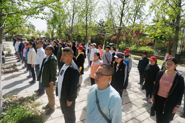 山東大區(qū)第一期拓展訓(xùn)練站軍姿 山東大區(qū)第一期拓展訓(xùn)練站軍姿