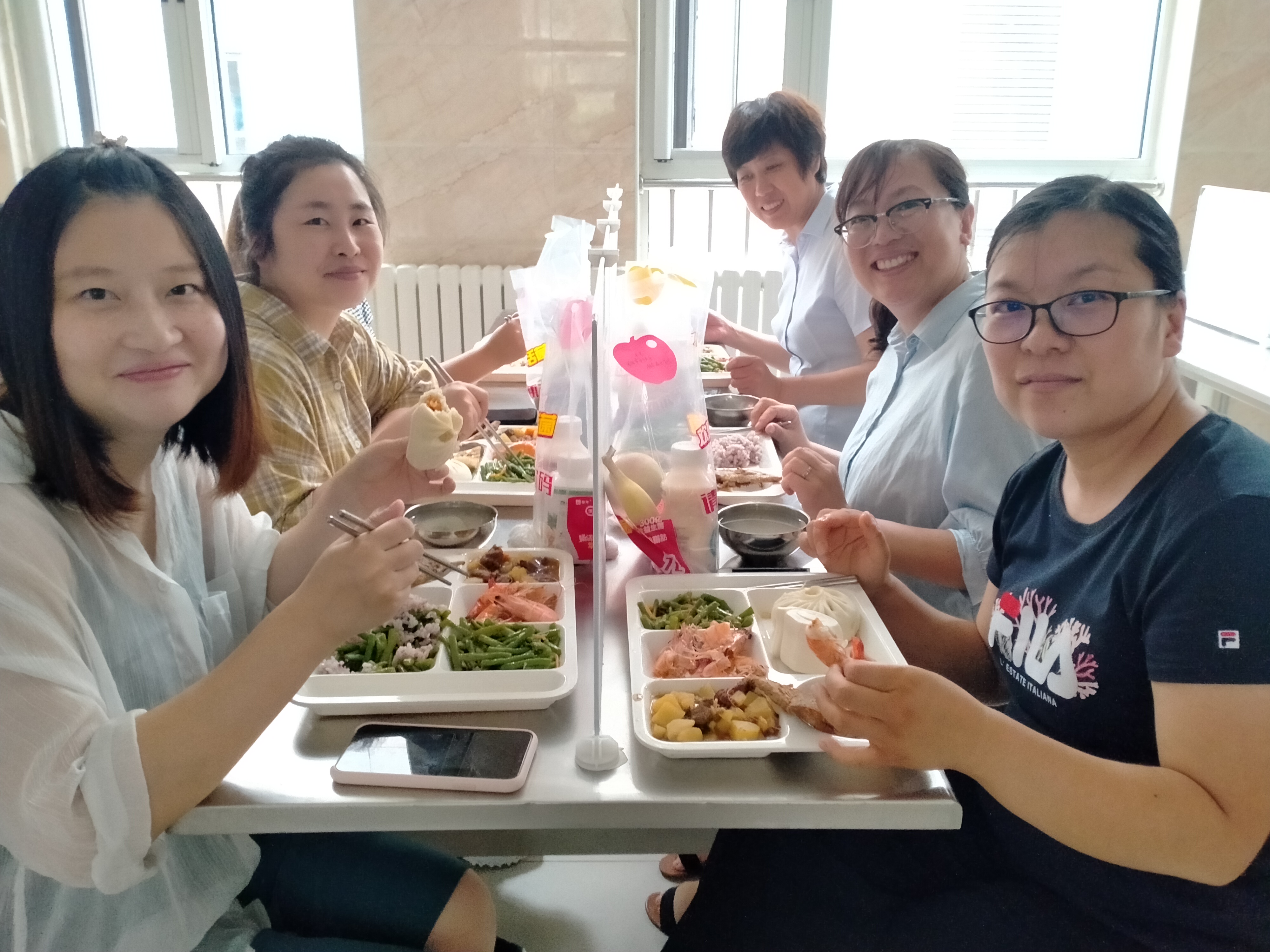 9.10 健力源陪您一起過節(jié)——公司各學(xué)校餐廳舉辦教師節(jié)活動