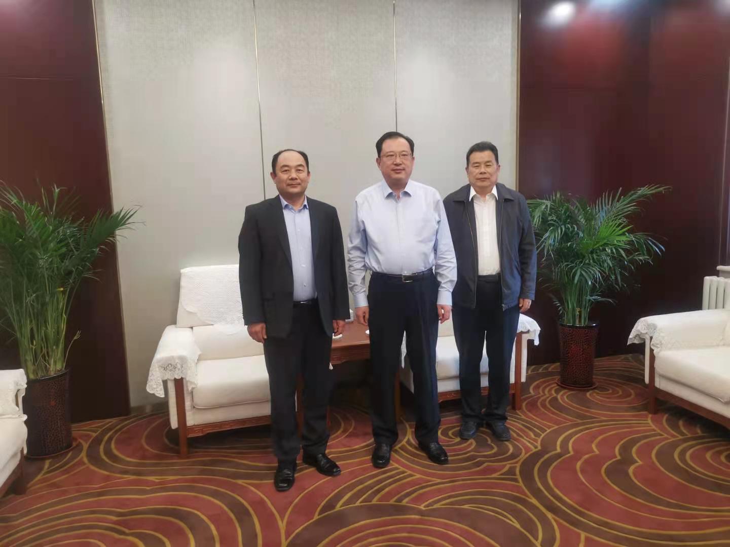 薦世新董事長(zhǎng)前往山東省政府餐廳、濟(jì)南市政府餐廳檢查工作并拜訪客戶